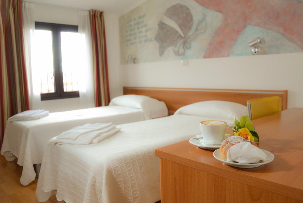 Hotel Sale 3*
